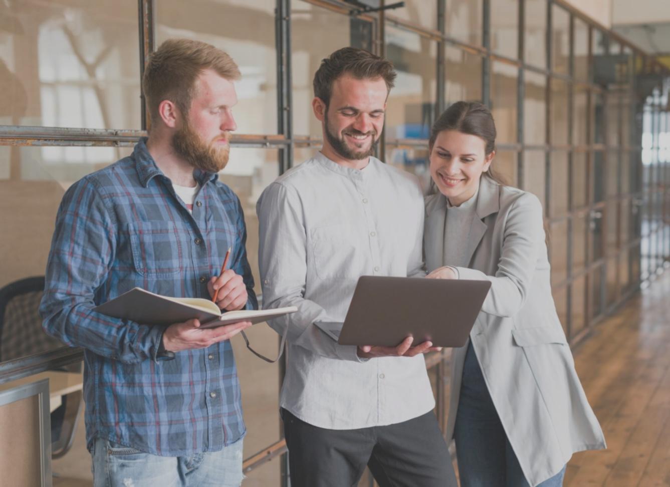 Entrepreneur travaillant sur son business plan